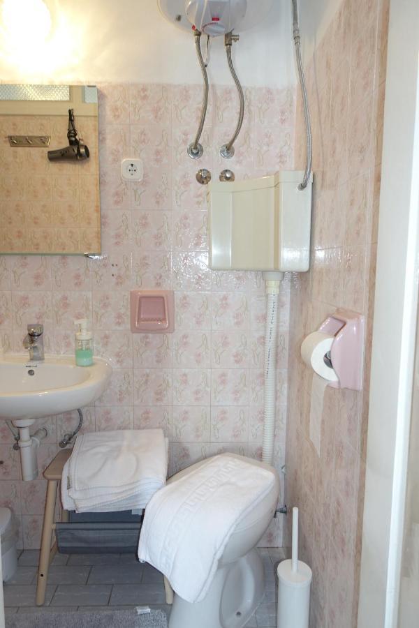 Room Novakovic Biograd Na Moru Luaran gambar